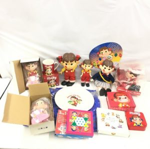 ペコちゃん　グッズ　まとめ　人形　缶　うちわ　マグなど