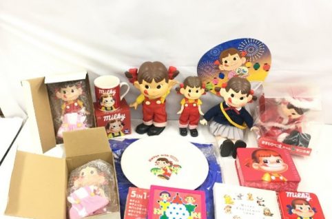 ペコちゃん　グッズ　まとめ　人形　缶　うちわ　マグなど